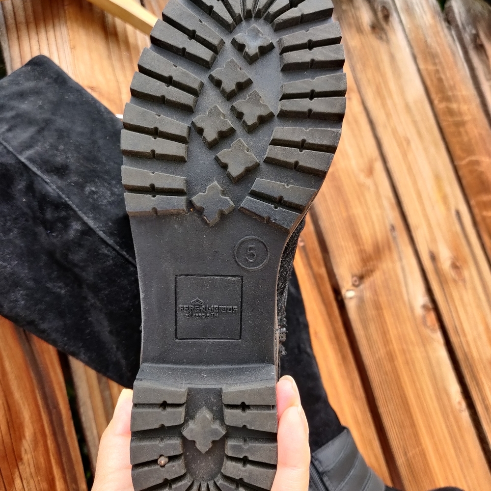 Boots - Picture 4 of 4